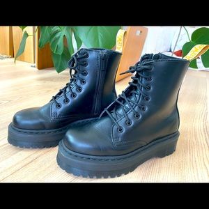 Dr Martens Jadon platform vegan leather